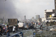 Le foto di Beirut devastata dalle deflagrazioni che hanno causato la morte di centinaia di persone (AP Photo/Hussein Malla)