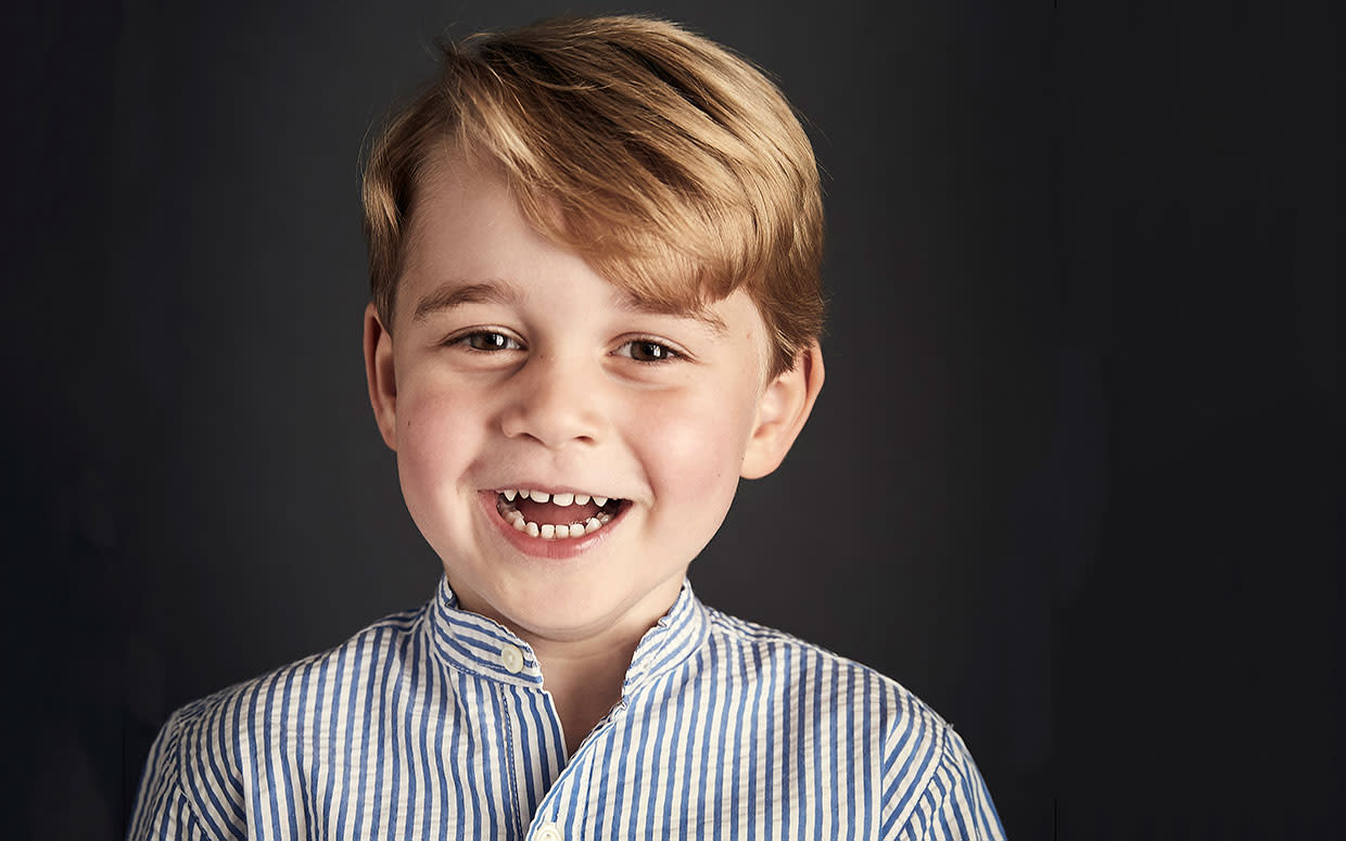 A never-before-seen photo of young Prince George has surfaced online and it is absolutely adorable.