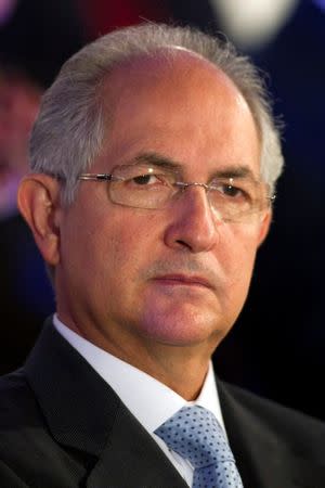 FILE PHOTO: Venezuelan presidential candidate Caracas Mayor Antonio Ledezma attends a news conference in Caracas, Venezuela September 26, 2011. REUTERS/Carlos Garcia Rawlins/File Photo