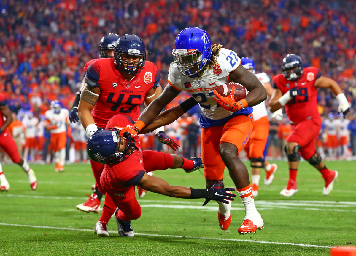 Boise State runs its signature 'Statue of Liberty' play for a score in