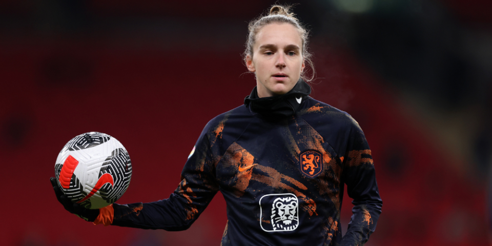 Manchester City complete transfer of WSL record scorer