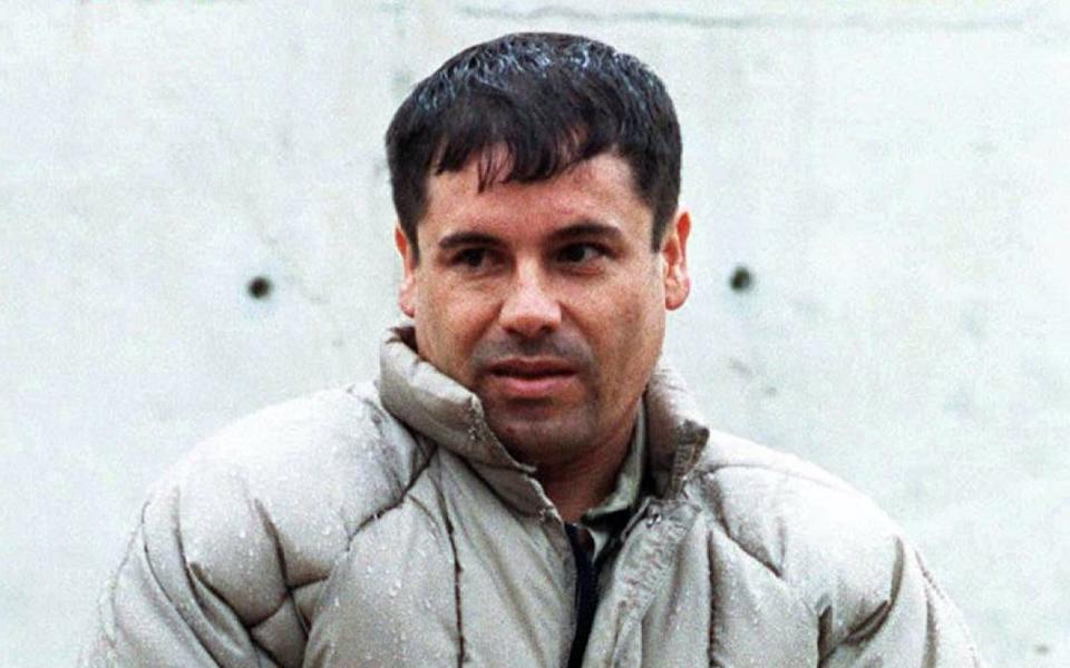 Eigentlich heißt er Joaquín Guzmán Loera, besser bekannt ist er aber unter seinem Spitznamen "El Chapo", "der Kleine". Der langjährige Boss des mexikanischen Sinaloa-Drogenkartells war der letzte große Narco, der international Schlagzeilen machte. (Bild: AFP/STR/Getty Images)