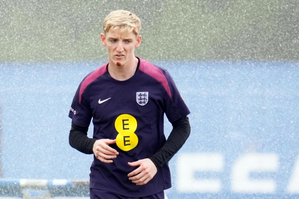 Newcastle forward Anthony Gordon pictured during England training after his bike accident at Euro 2024 <i>(Image: PA)</i>