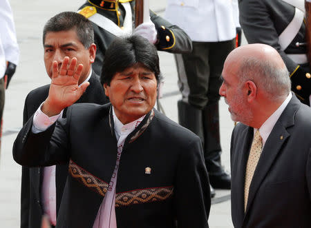 Bolivia's President Evo Morales (L) arrives for the inauguration of President-elect Lenin Moreno (not pictured) at the National Assembly in Quito, Ecuador May 24, 2017. REUTERS/Henry Romero