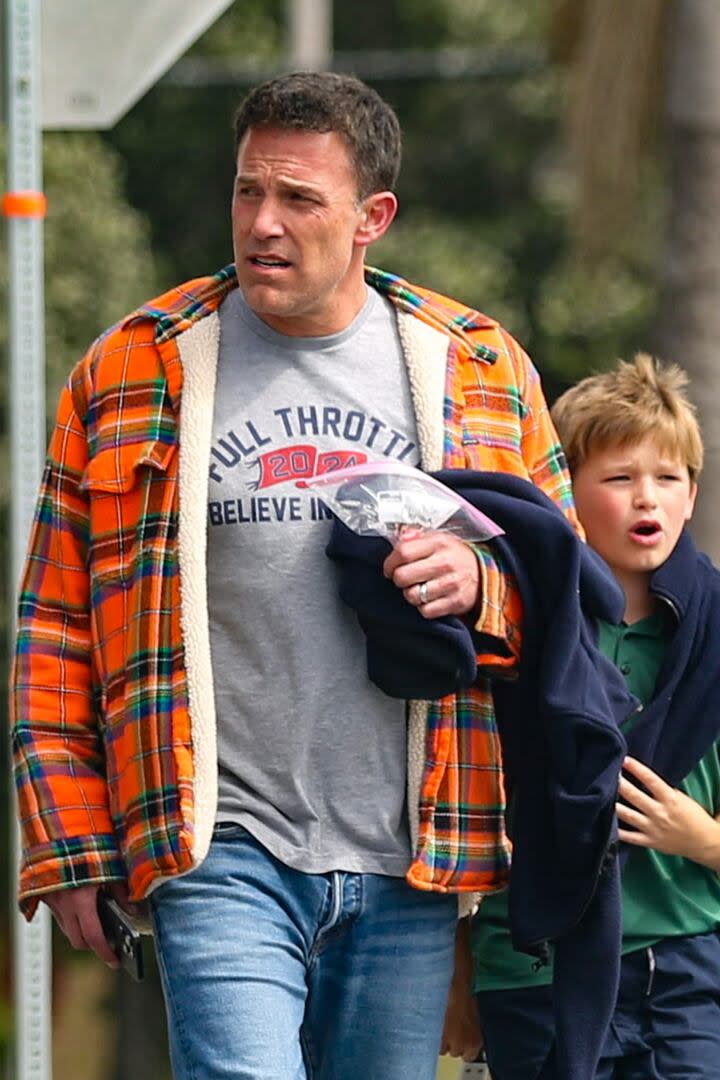 Affleck y su hijo, Samuel, en las calles de Los Angeles