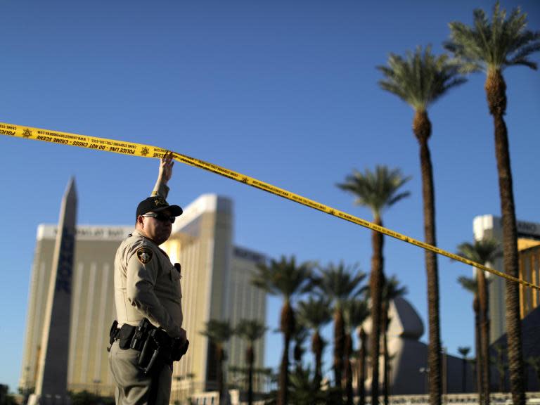 Las Vegas shooting: Conspiracy theorists spread rumours about gunman Stephen Paddock amid pictures and rumoured note