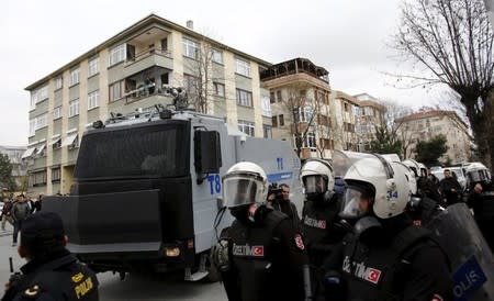 Riot police stand guard during a pro-Kurdish gathering to celebrate the spring festival of Newroz despite a ban from the governorship, in Istanbul, Turkey March 20, 2016. REUTERS/Murad Sezer