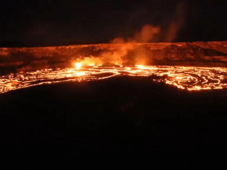 Lava pours from Hawaii’s Kilauea volcano in mesmerising timelapse video
