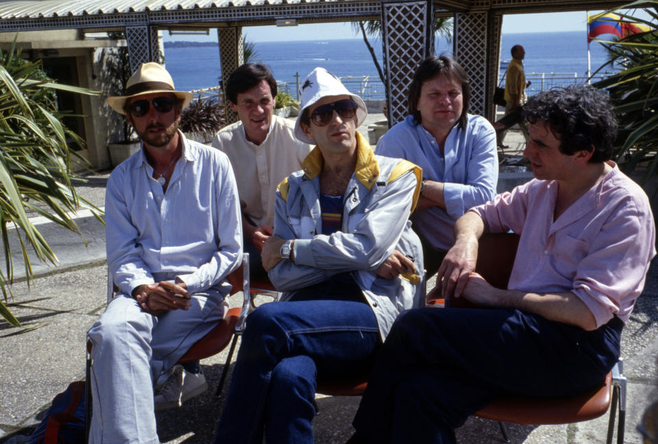 La troupe des Monty Python lors du festival de Cannes le 10 mai 1983 : Graham Chapman, Michael Palin John Cleese, Terry Gilliam et Terry Jones. (Photo by Bertrand LAFORET/Gamma-Rapho via Getty Images)