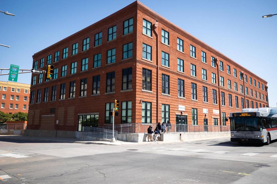 Students at Young Women’s Leadership Academy walk past the building Thursday, Sept. 29, 2022, in downtown Fort Worth. Recently, a faulty door was stuck open, allowing a person experiencing homelessness to access the campus.