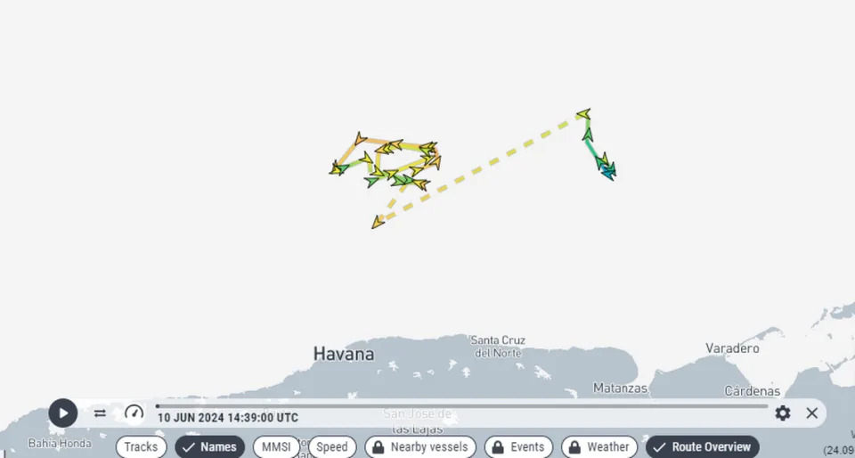 Ảnh chụp màn hình trang web Marinetraffic.com cho thấy quỹ đạo gần đây của tàu khu trục mang tên lửa dẫn đường USS Donald Cook đang theo dõi sự hiện diện của hạm đội hải quân Nga tại cảng Havana, Cuba.