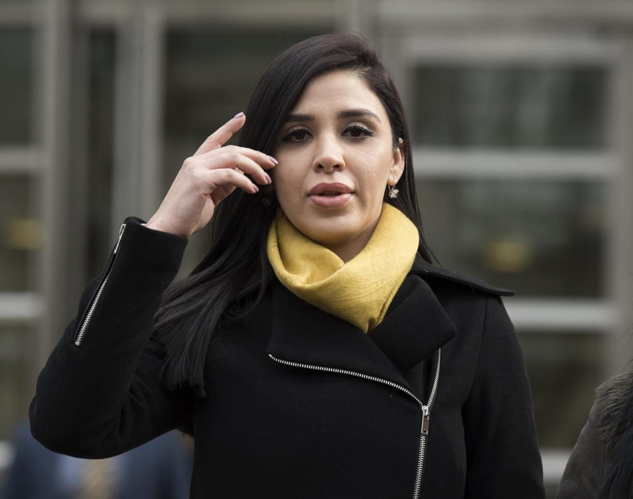 Don Emmer/AFP via Getty Images       Emma Coronel, esposa del Chapo, en una visita al tribunal federal de Brooklyn en febrero de 2017.     