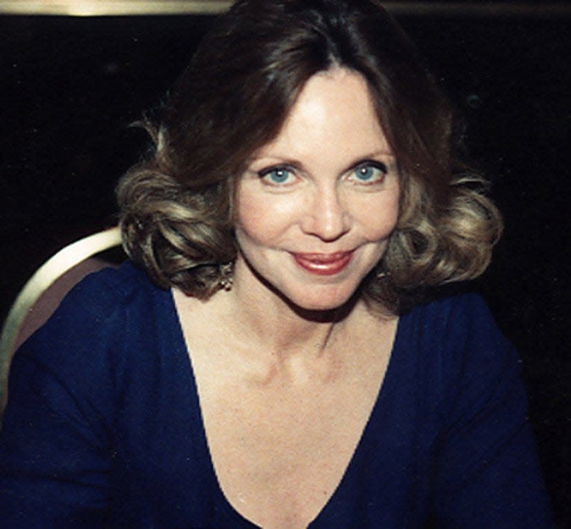 As Angelique, Lara Parker was one of the most popular "Dark Shadows" characters.