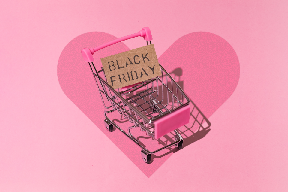 Black Friday shoppers talk about why they love it. (Photo: Getty) 