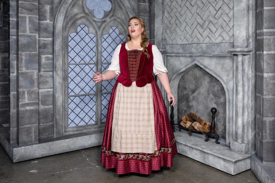 Soprano Aviva Fortunata sings the title role in Verdi’s “Luisa Miller” at the Sarasota Opera.