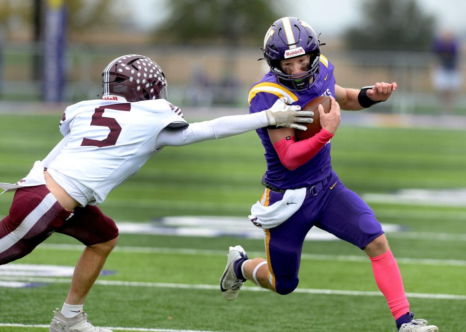 Williamsville's Joshua Cates runs the ball against Unity during the game Saturday, Oct. 28, 2023.