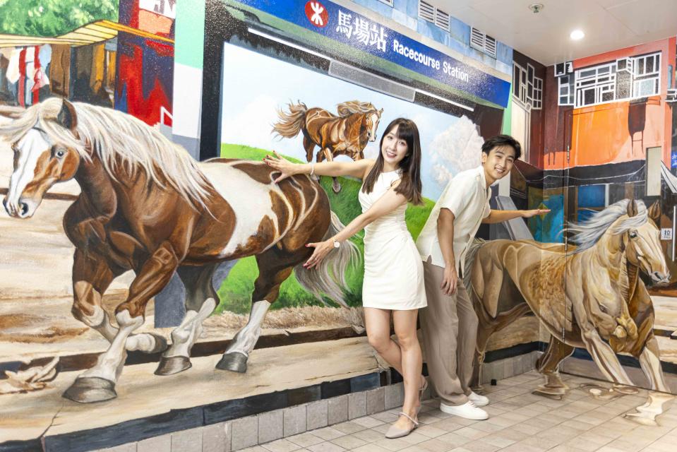 以「賽馬・香港」為題,別具特色的彩繪牆