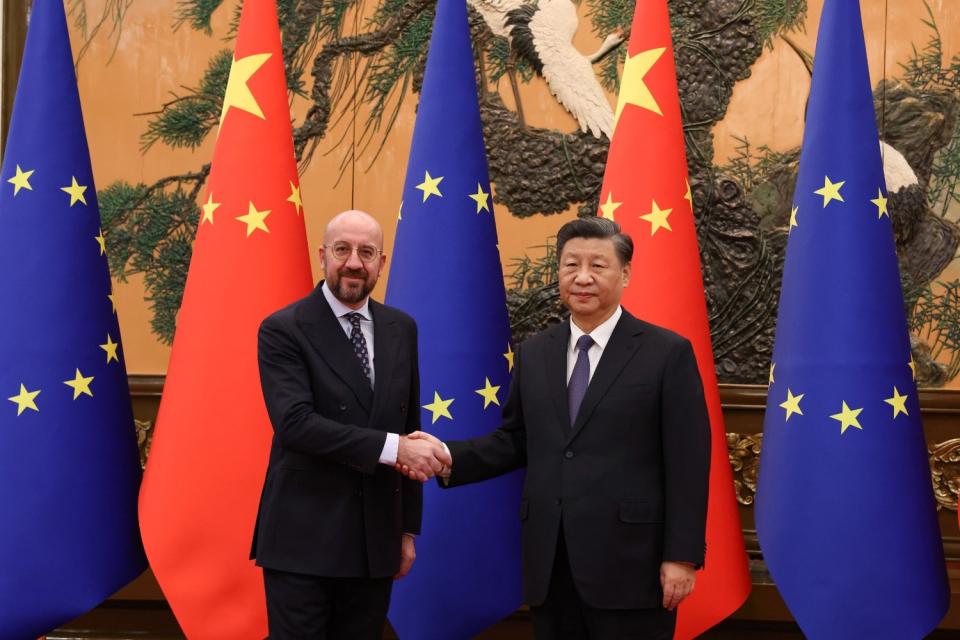 中國國家主席習近平1日與到訪北京的歐盟理事會主席米歇爾（Charles Michel）會面，米歇爾表示雙方討論了俄烏戰爭及其後果、全球挑戰以及中歐雙邊關係的全部內容。   圖 :翻攝自 Charles Michel 推特