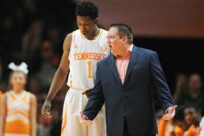 Donnie Tyndall and the Volunteers are in the middle of the SEC pack at 4-3 in conference play. (USAT)