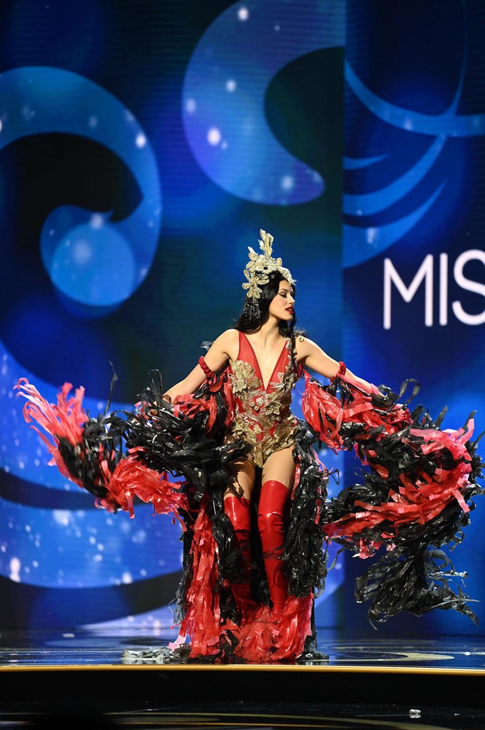 Miss Turkey in the 2023 Miss Universe Costume Contest.