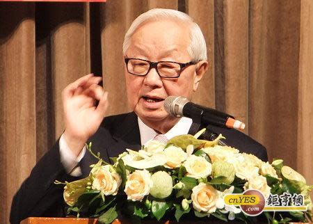 台積電董事長張忠謀說明資本支出將與今年相當。(鉅亨網記者尹慧中攝)