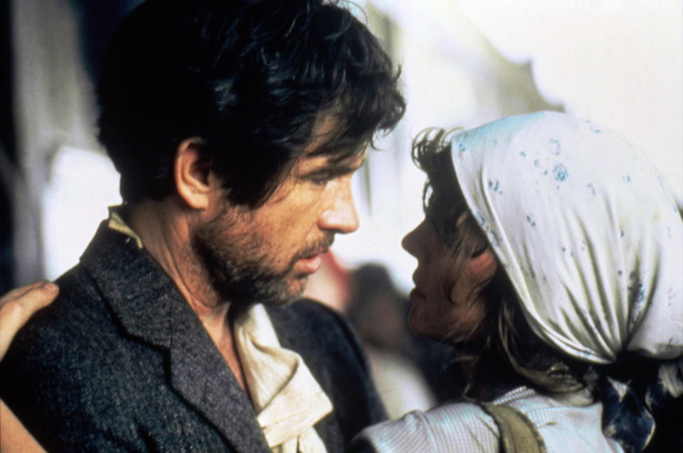 American actress Diane Keaton with actor, director, screenwriter and producer Warren Beatty on the set of his movie Reds. (Photo by Sunset Boulevard/Corbis via Getty Images)