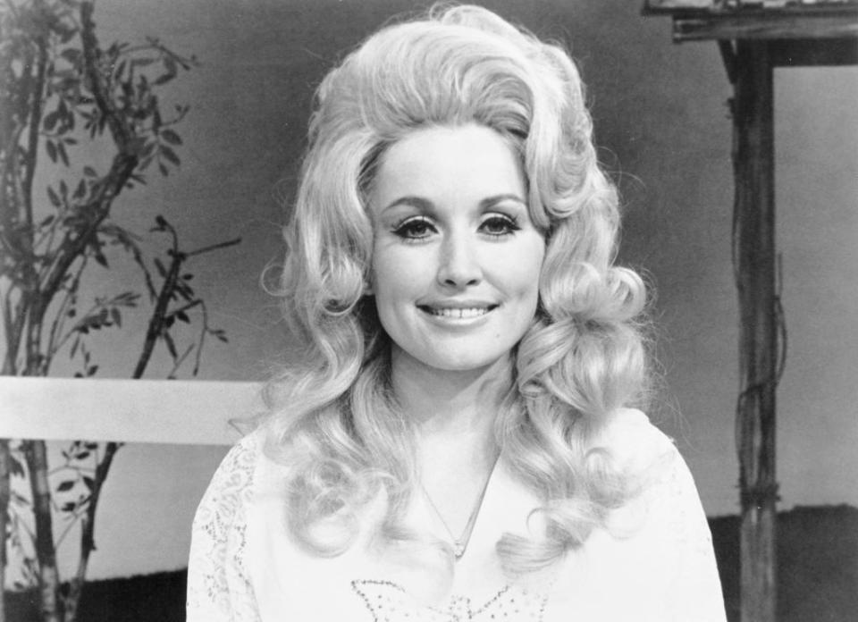 dolly parton young photos 1972