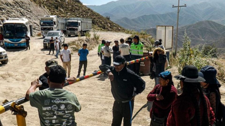 Familiares de mineros en mina La Esperanza, 7 de mayo de 23