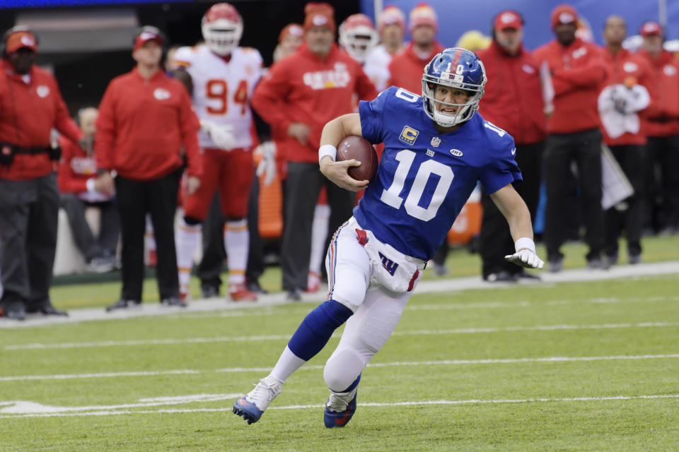 New York Giants quarterback Eli Manning rushes against the Kansas City Chiefs. (AP)