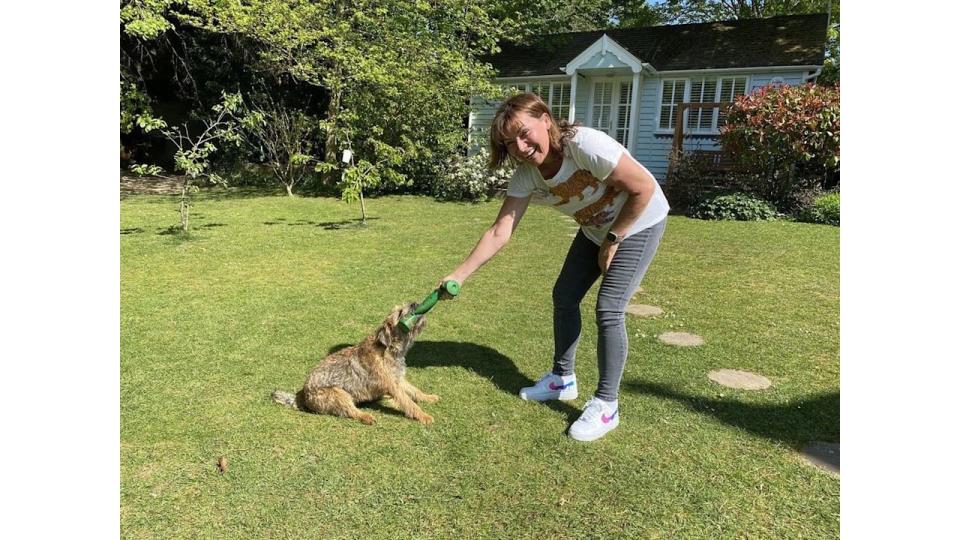 Lorraine shows off her guest cottage in photo on her Instagram