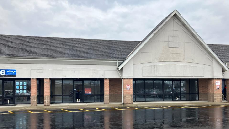 A new Lakewood branch of the Licking County Library will be located in the Arrowhead Shopping Center, 620 E. Main St., Hebron.