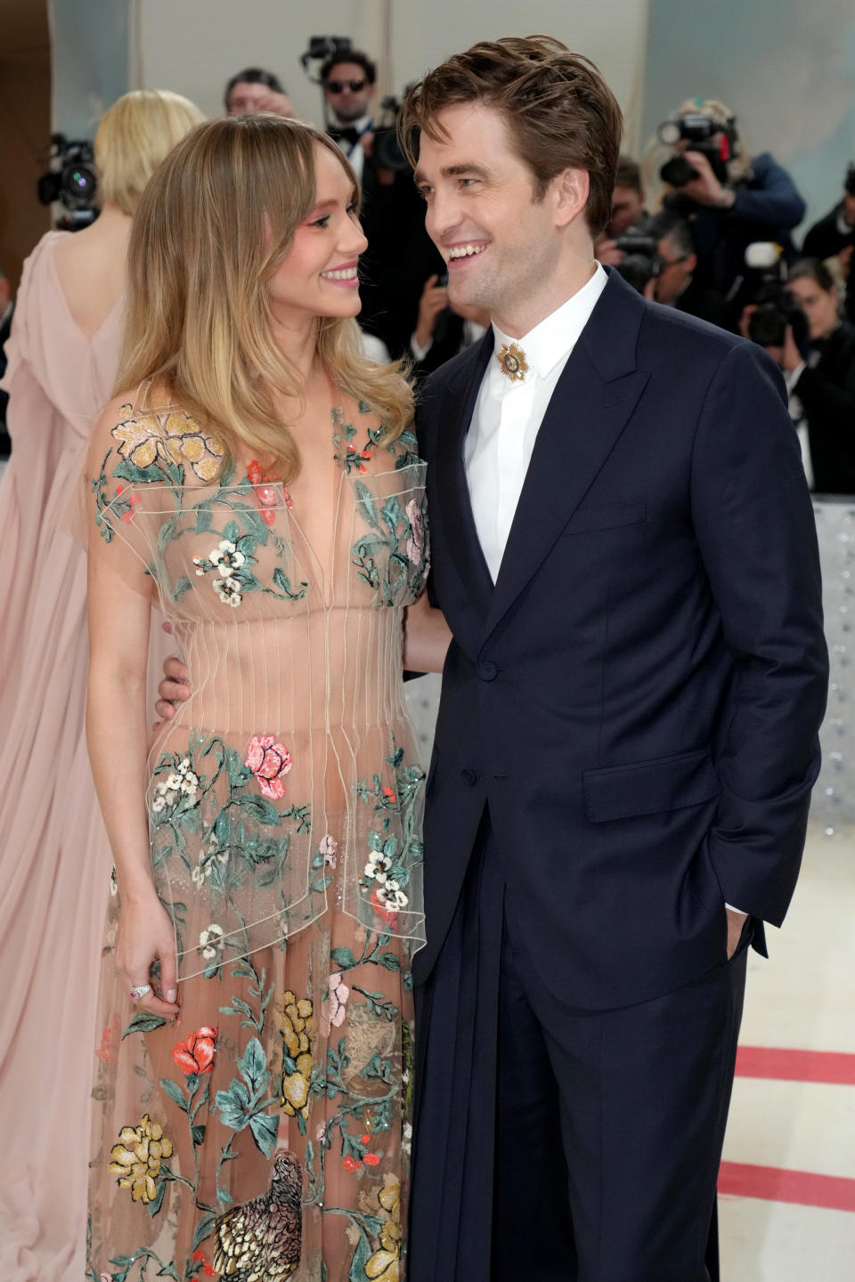 Suki Waterhouse and Robert Pattinson