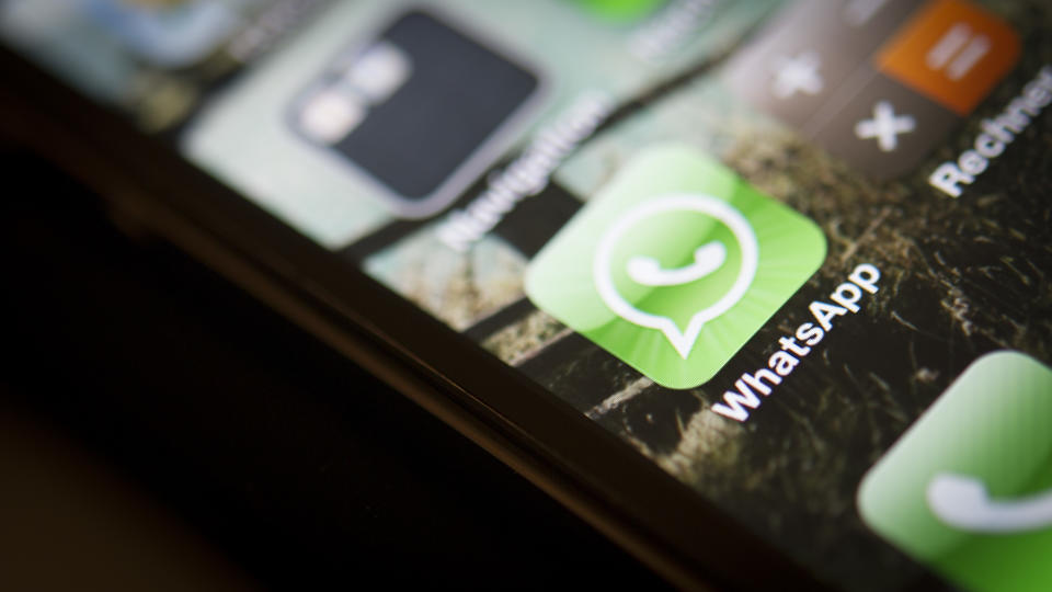 Auch WhatsApp soll künftig besser mit Facebook und Instagram verknüpft werden. (Bild: ddp)