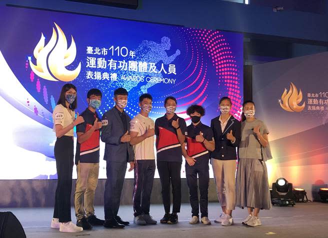 北市體育局2日舉辦「臺北市運動有功團體及人員表揚典禮」，表揚東奧選手。（楊亞璇攝）