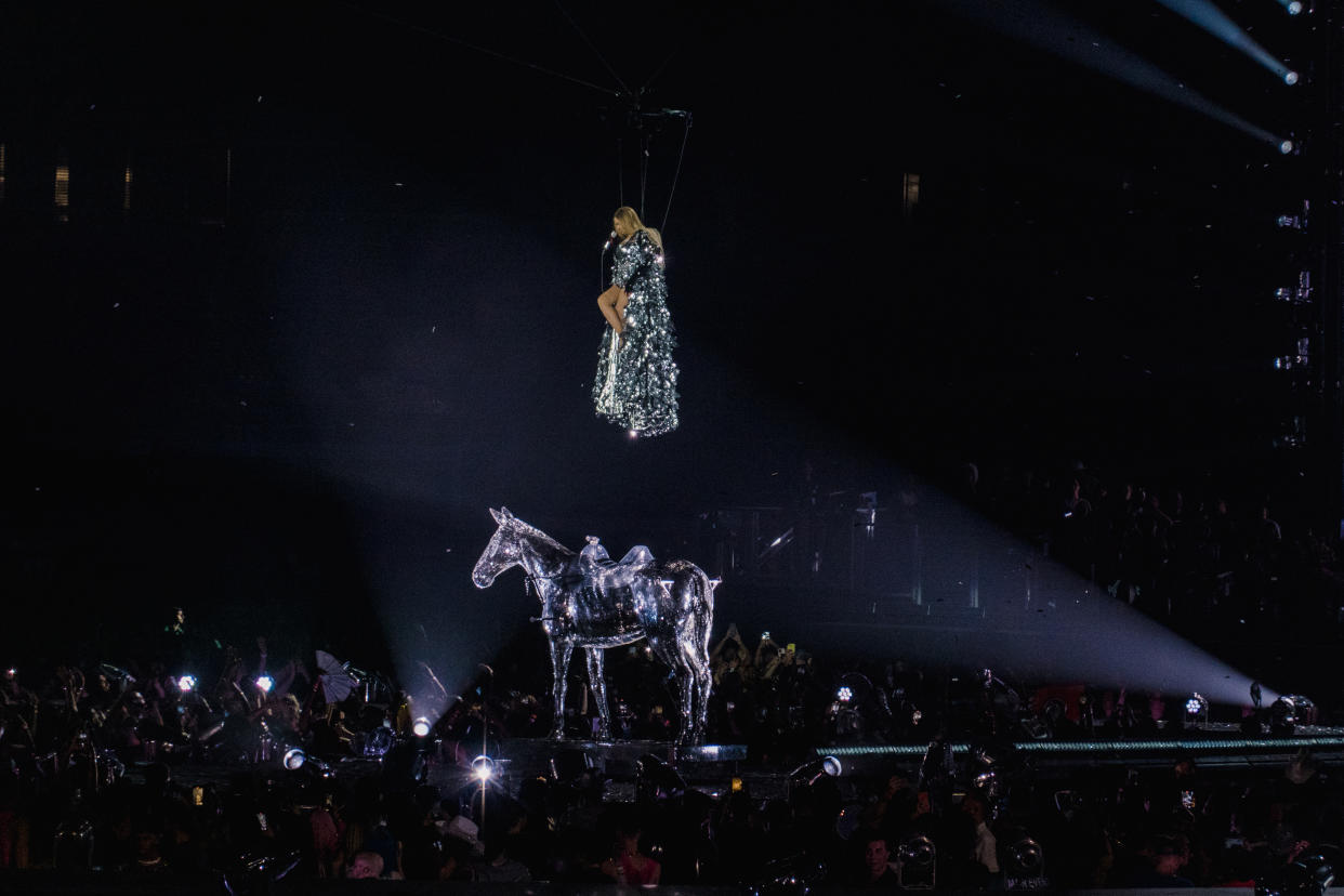 Beyoncé en el escenario durante el concierto en Toronto de su gira “Renaissance”, el 8 de julio de 2023. (The New York Times)