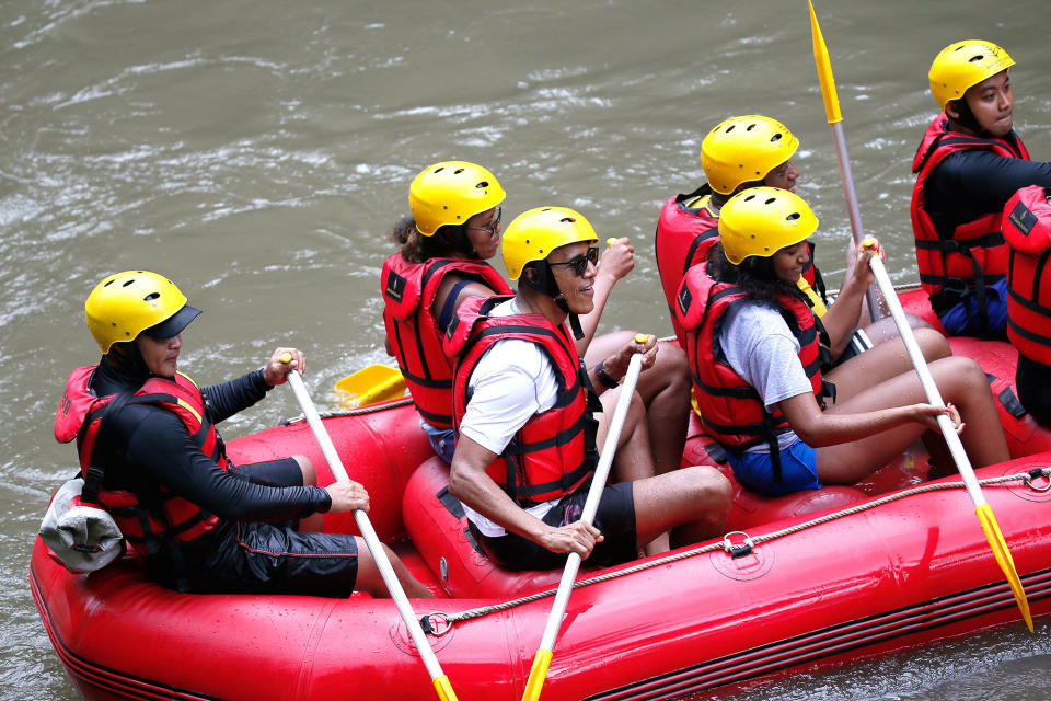 <p>epa06050815 Former US president Barack Obama (C) and his family raft at the Ayung River during a family holiday in Bali, Indonesia, 26 June 2017. Obama is in Bali as part of his ten-day family holiday in Indonesia. EPA/MADE NAGI EPA INDONESIA OBAMA</p>