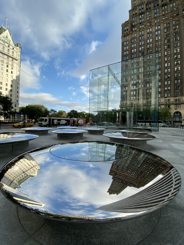 Las Vegas Apple stores reopen for select services