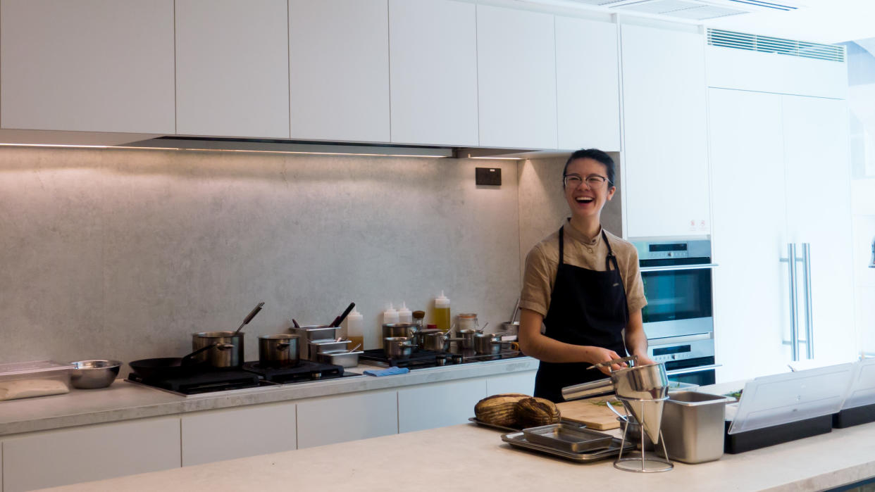 Chef hard at work. (PHOTO: Zat Astha/Yahoo Lifestyle Singapore)