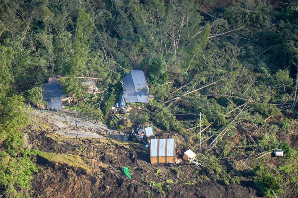 <p>An aerial view of houses damaged by the landslide in Atsuma town.<br></p>