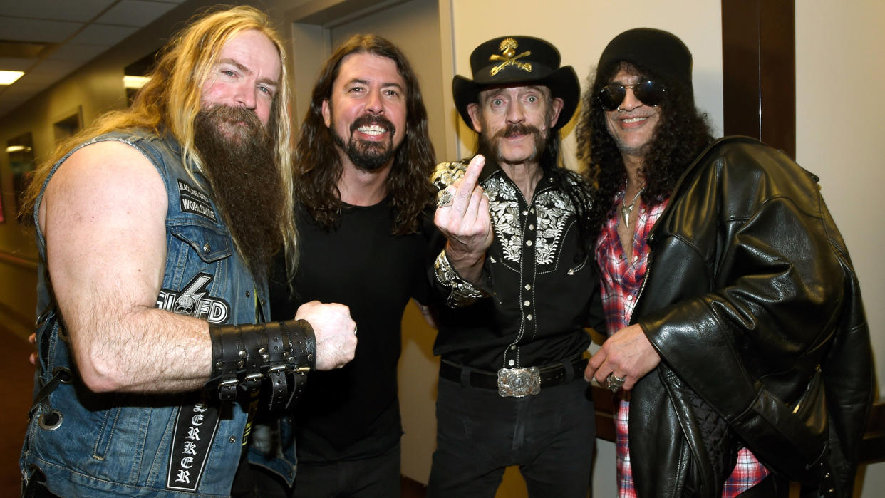  Zakk Wylde, Dave Grohl, Lemmy Kilmister and Slash backstage during Dave Grohl's birthday bash at The Forum on January 10, 2015 in Inglewood, California. 