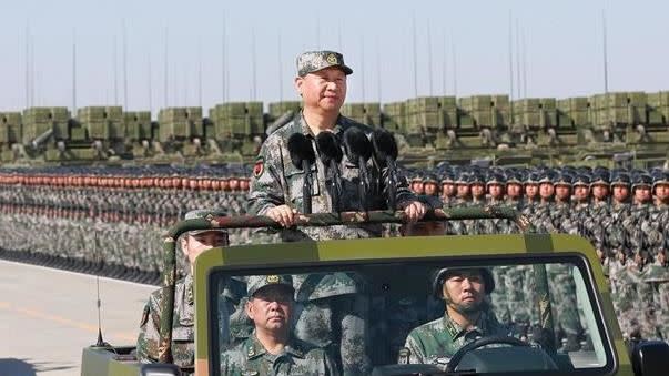 中國領導人習近平、中國解放軍。（圖／翻攝自新華網）