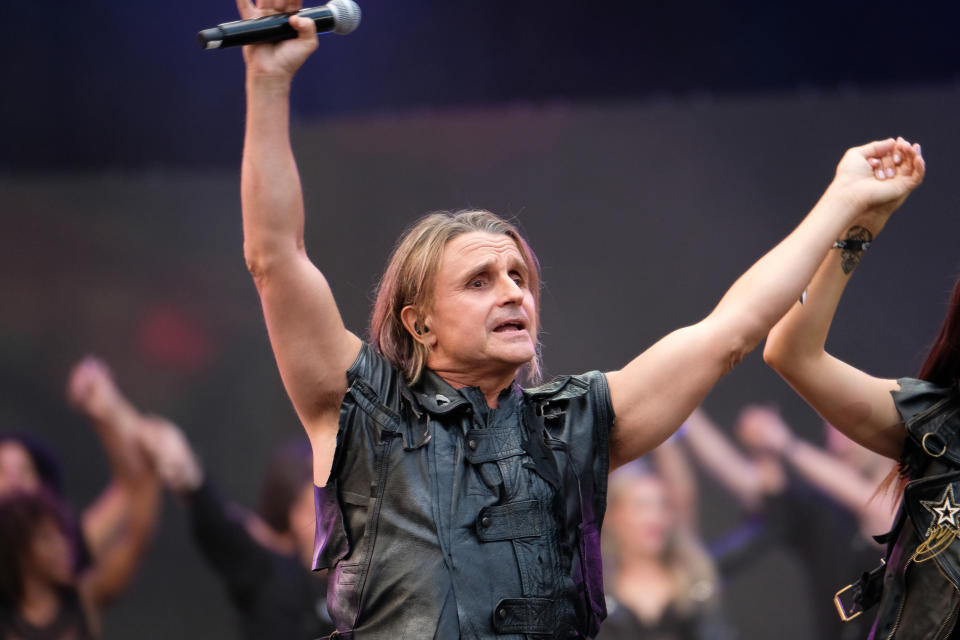 MADRID, ESPAÑA - 2022/06/25: Nacho Cano actúa durante el concierto del 30 aniversario de Cadena 100, en el Wanda Metropolitano de Madrid.  (Foto de Atilano García/SOPA Images/LightRocket vía Getty Images)