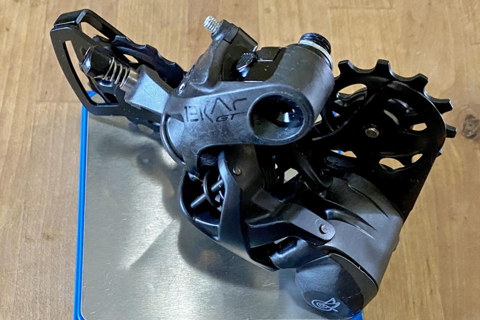 Campagnolo Ekar GT actual weights, affordable Campy gravel group, still carbon composite in the derailleur