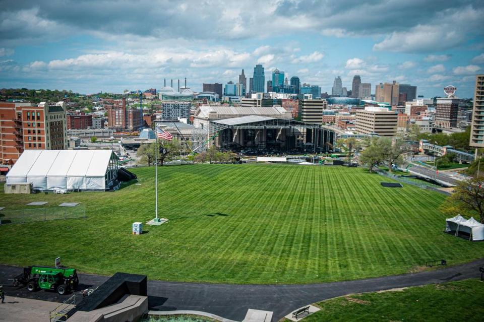 A large crowd is expected to gather on the north lawn of the National WWI Museum and Memorial to watch the NFL Draft ceremonies on the stage being constructed in front of Union Station. An interactive football theme park called the NFL Draft Experience will be on the south lawn of the memorial.