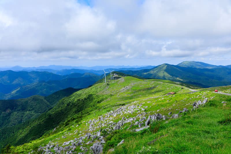 ▲日本知高線為影劇取材熱門地點，日劇《爛漫》取景地「四國喀斯特」。（圖／高知縣國際觀光課提供）