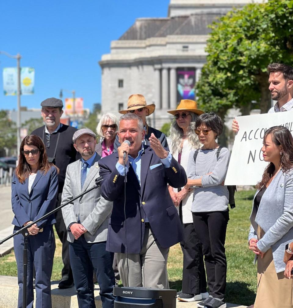 TogetherSF Action 呼籲精簡舊金山城市委員會。（記者李怡／攝影）