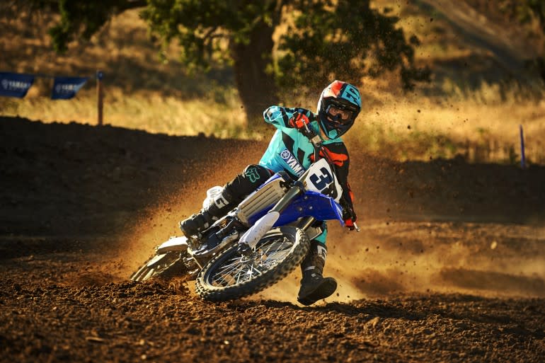 17OFFRD_YZ250F_BL_A3_0004_1