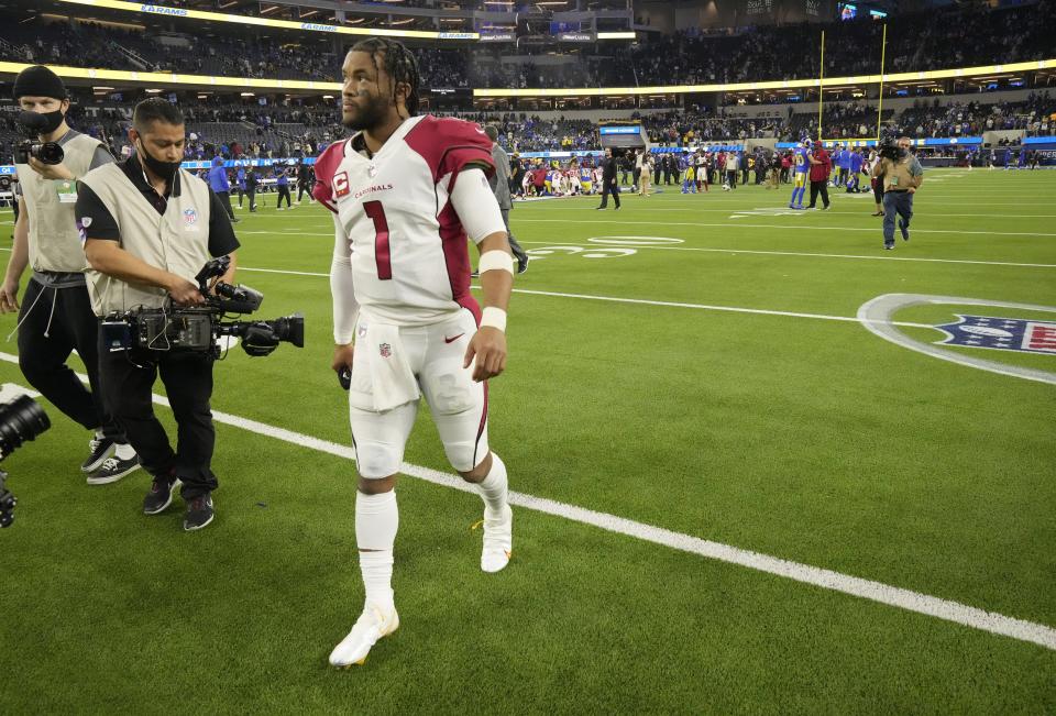 NFL personalities have advice for quarterback Kyler Murray and one of them thinks that he should leave the Arizona Cardinals.