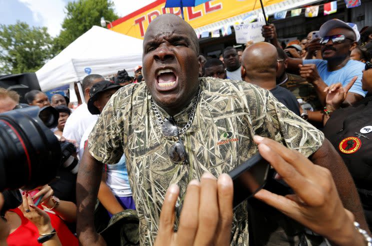 Arthur Reed demands the resignation of Baton Rouge Mayor Kip Holden at a press conference near where Alton Sterling was shot dead by police on July 5, 2016. (Photo: Jonathan Bachman/Reuters)