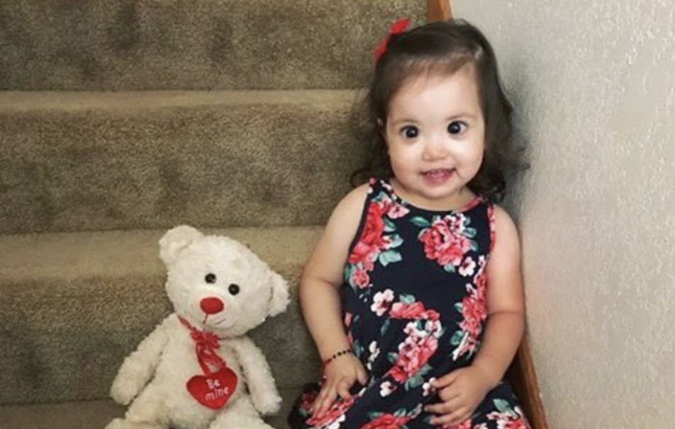 Little girl’s real life Disney eyes can be attributed to a rare genetic condition <em>(Photo via Twitter)</em>